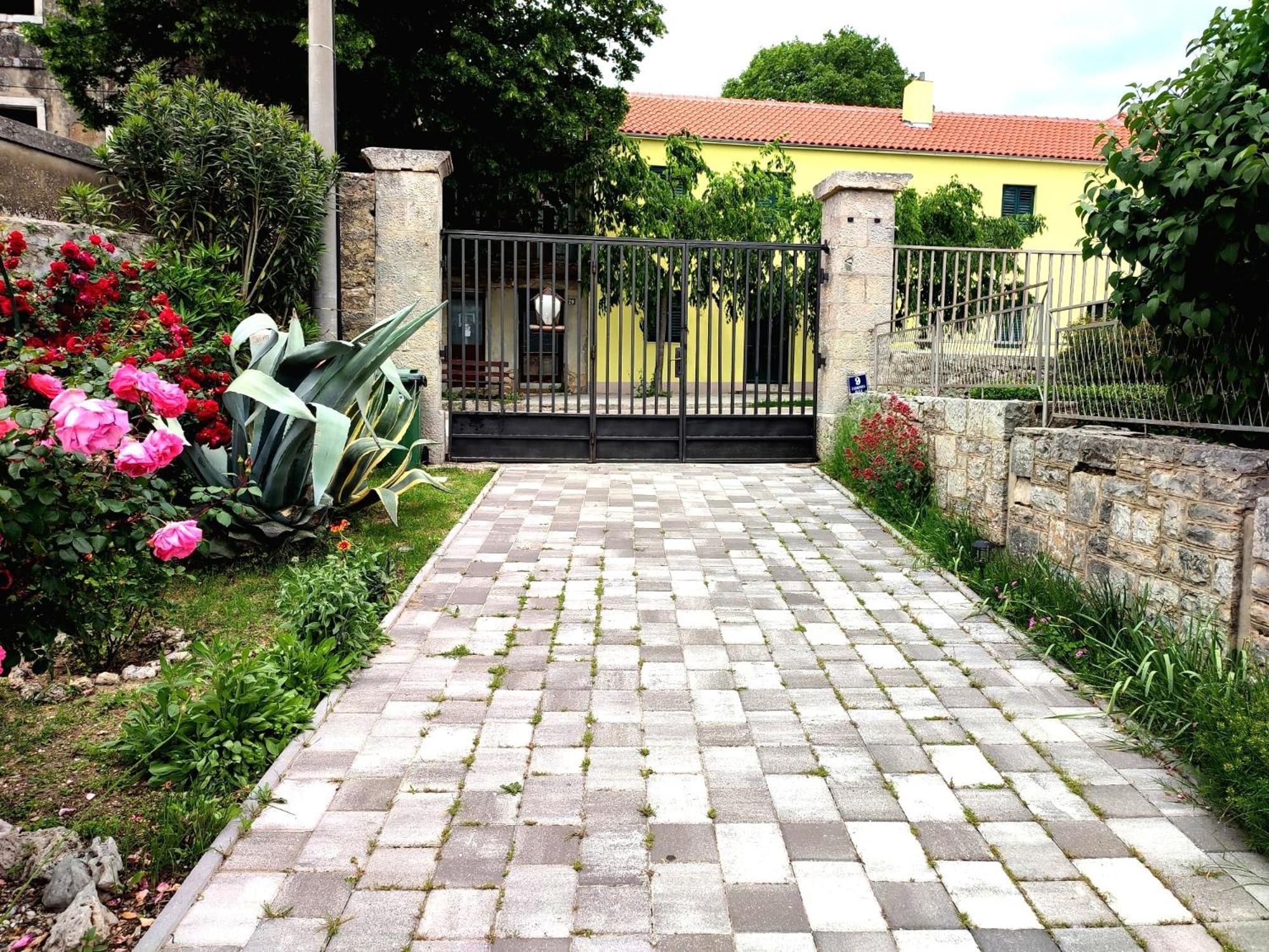 Apartment Nostalgija, Benkovac Buitenkant foto