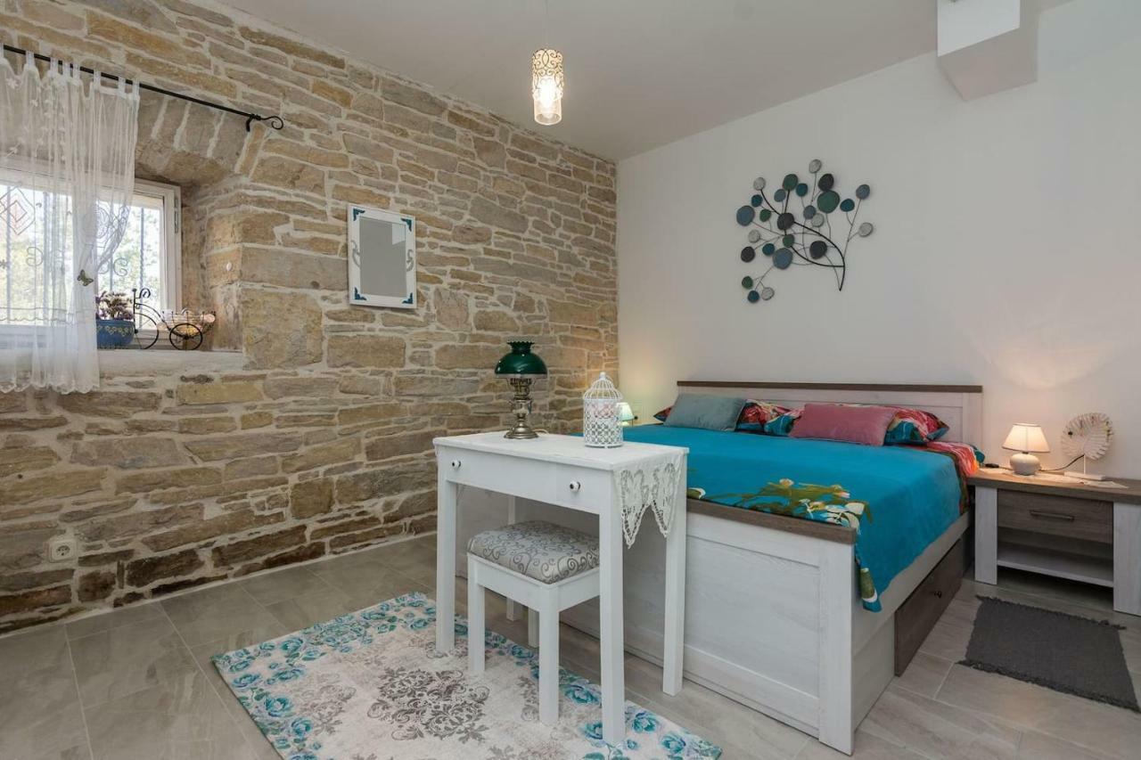 Apartment Nostalgija, Benkovac Buitenkant foto