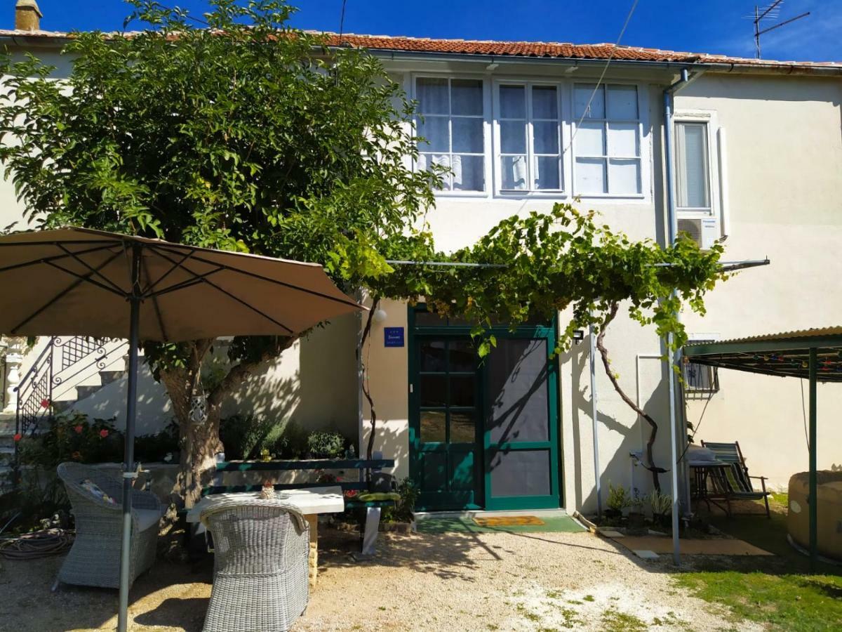 Apartment Nostalgija, Benkovac Buitenkant foto